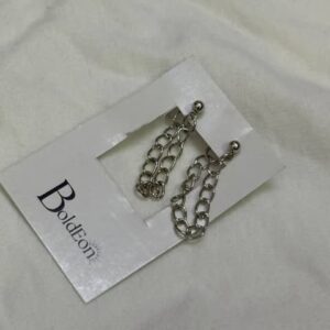 Hanging chain earring